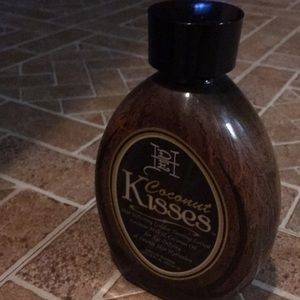 Ed Hardy Coconut Kisses Tanning Lotion   🥥 🌴 🧴